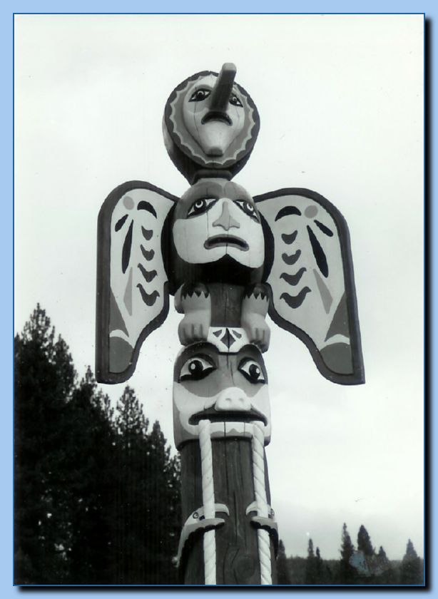 2 094 Totem Traditional Archive 009